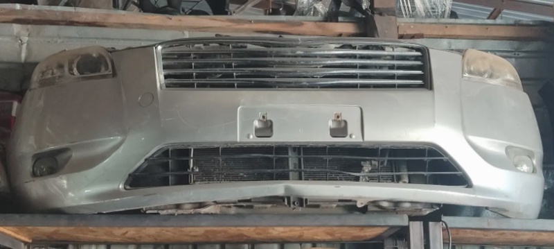 Передний Бампер Toyota Magzie 2008 .2010